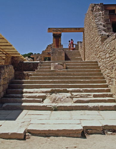 Minoan civilization, Central Great Staircase, Knossos Palace
